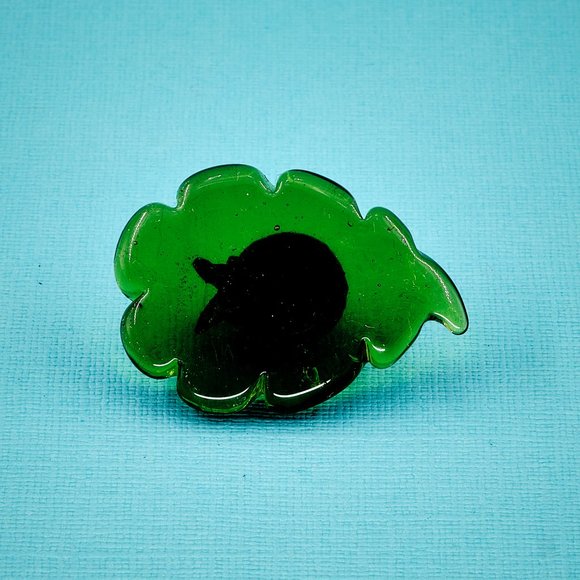 Miniature Glass Animals, Ladybug on Leaf, Vintage Glass Collectibles - Picture 9 of 12